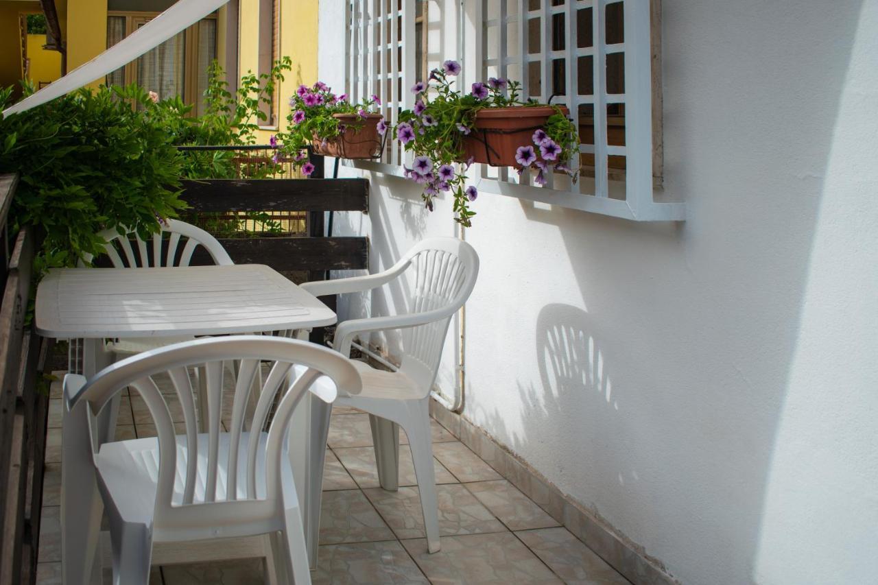 Casa Vacanze "Villa Severina" Iun R6166 R6692 Карбонія Екстер'єр фото