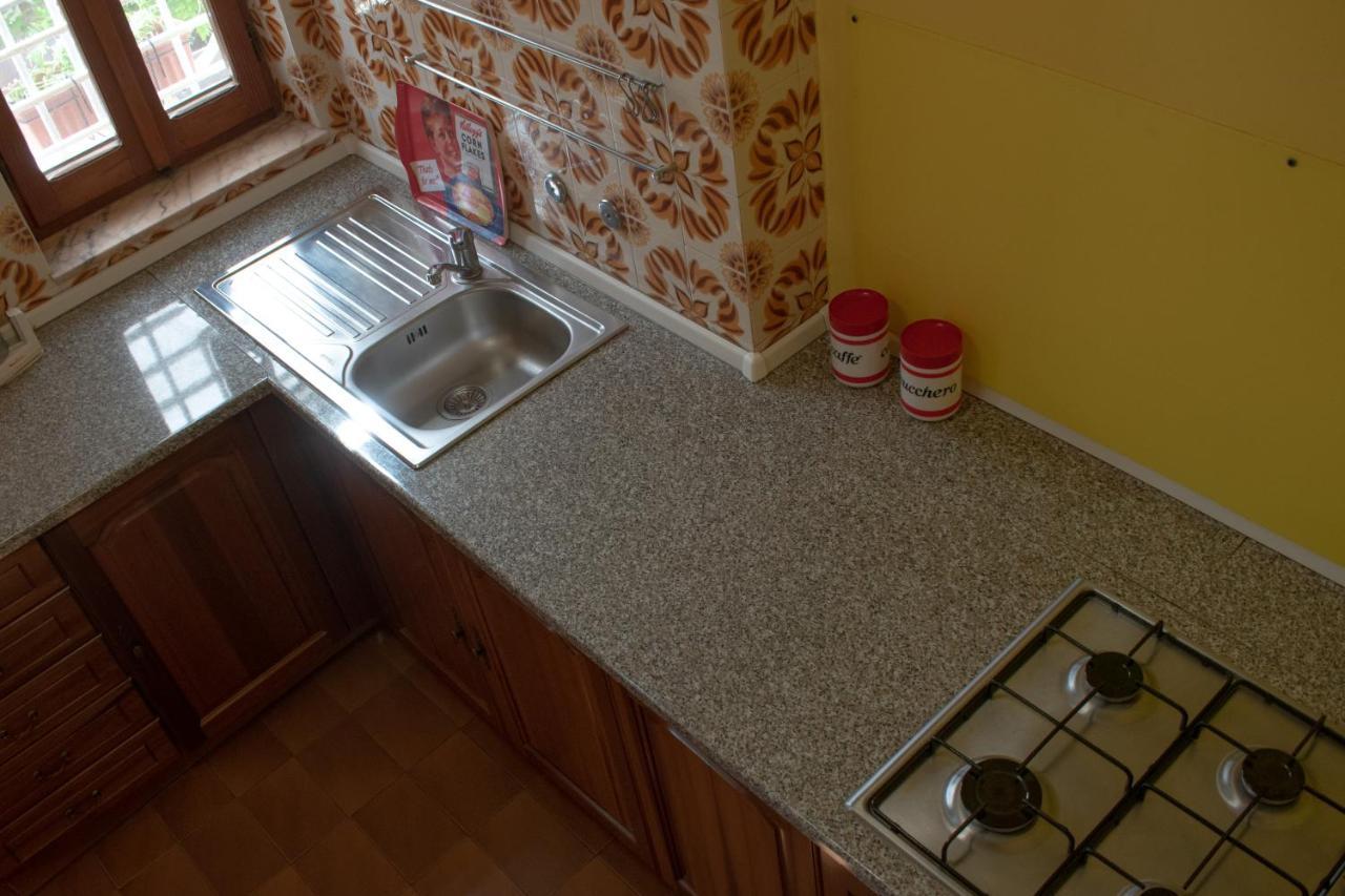 Casa Vacanze "Villa Severina" Iun R6166 R6692 Карбонія Екстер'єр фото