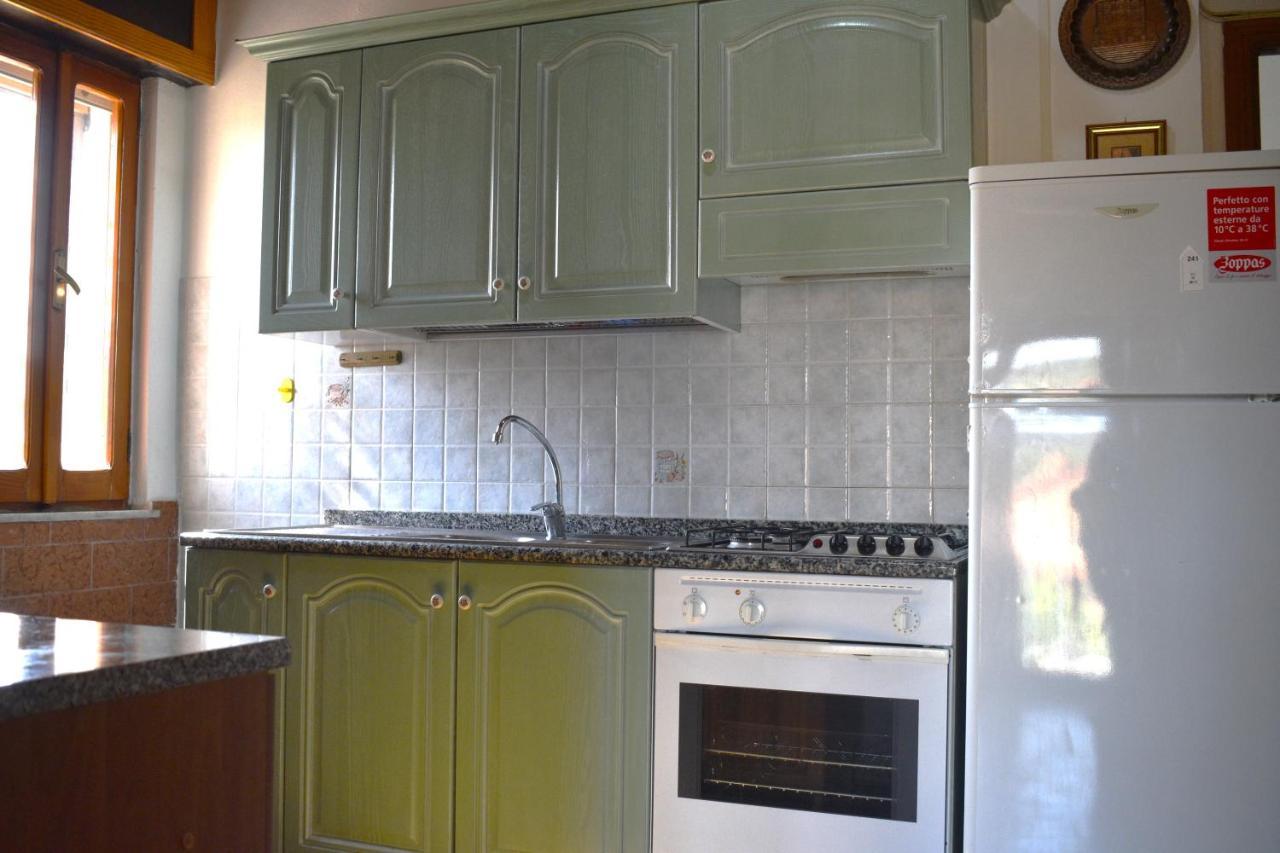 Casa Vacanze "Villa Severina" Iun R6166 R6692 Карбонія Екстер'єр фото